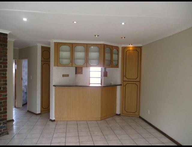2 BEDROOM TOWNHOUSE FOR SALE IN PELLISSIER